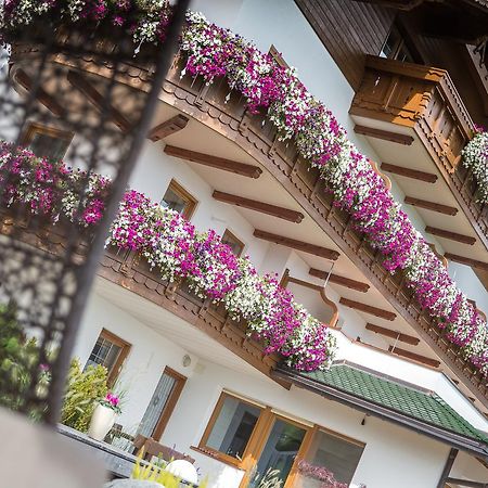 Hotel Schoenblick Maranza Exterior photo